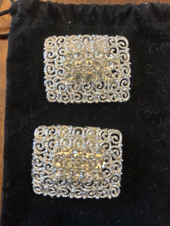 Tip Toe Accessories - Tip Toe vintage, rectangular, silver filigree shoe clips clear rhinestones,